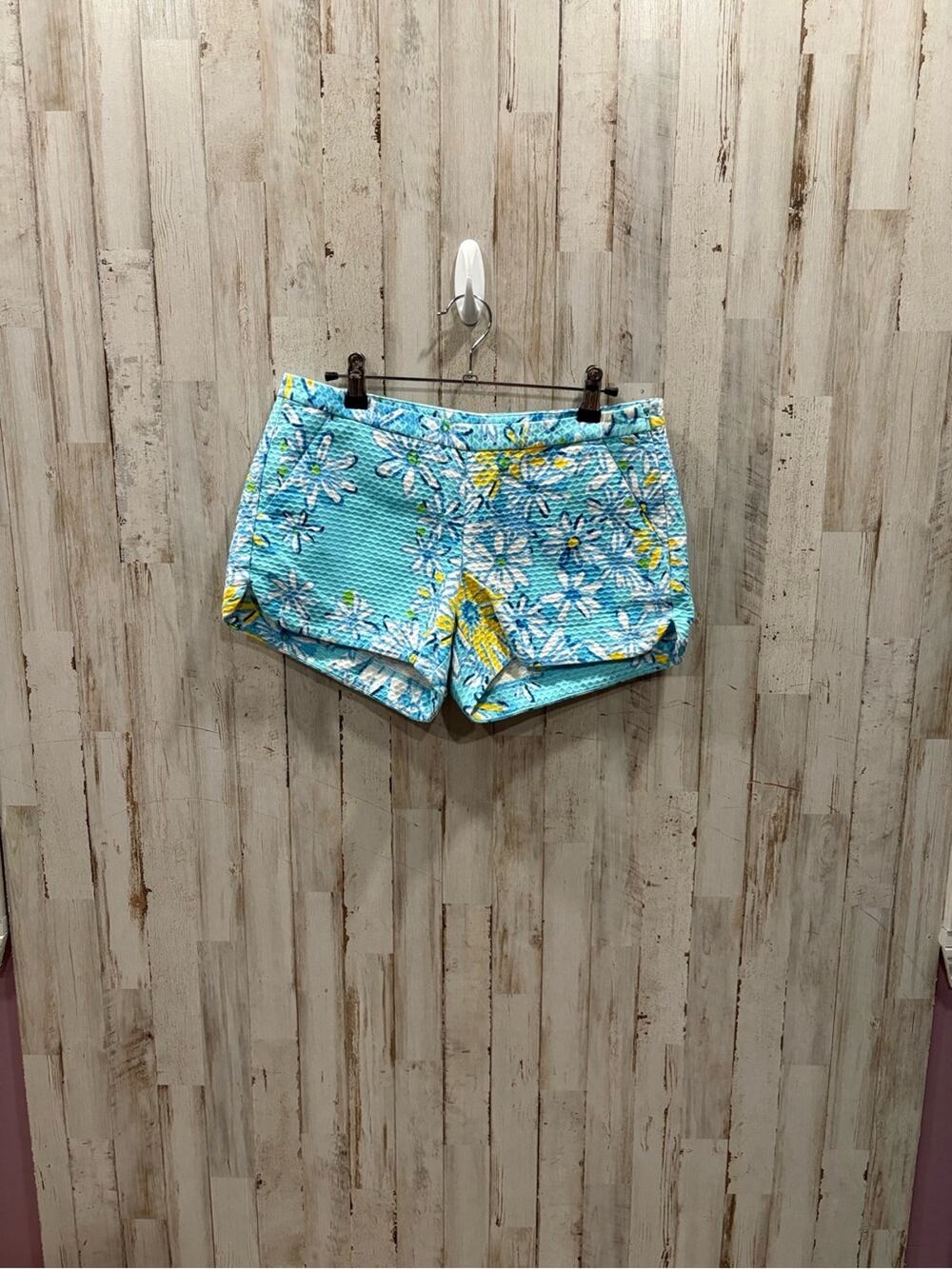 Lilly Pulitzer Breakwater Daisy Adie Aqua Blue Yellow Shorts Size 2 Cotton